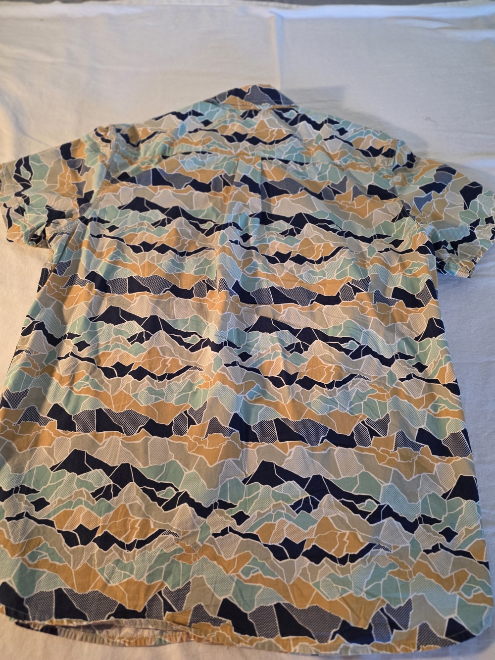 The North Face Men's Short Sleeve Patterned Shirt in Navy, Light Blue & Tan - Picture 6 of 7
